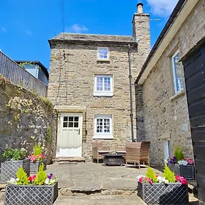 Puzzle Cottage, Quirky Dales For 2 , Spennithorne United Kingdom